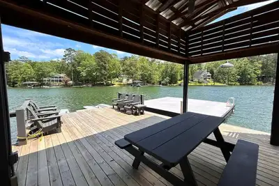 Image de Large Group Vacationers Dream, 45 mins to Auburn.