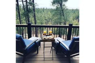 Image de Mustang Mountain Retreat in Bison Ridge!