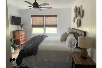 Relax, unwind in beautiful coastal cottage near exquisite Cape Hatteras Seashore