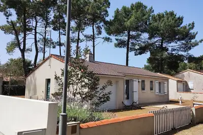 Image de La Maison du Corps de Garde, plage au bout de la rue, vélos à disposition.