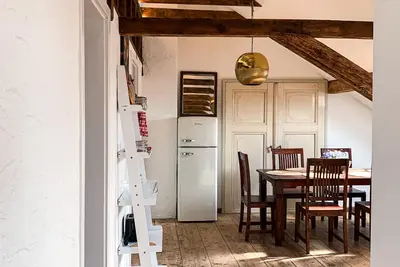 Image de Centrally located, modern and cozy in the most beautiful house in town