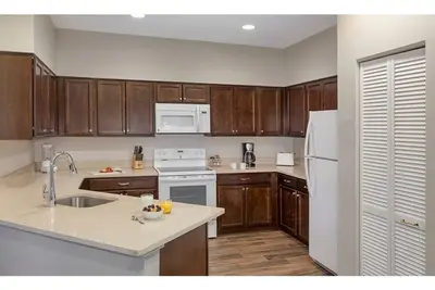 Image de Fully equipped condo is a block from Yellowstone Park entrance & by restaurants
