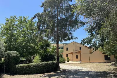Image de Vineyard Farmhouse in Massignano - just minutes from the beach