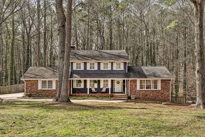 Image de Spacious Stone Mountain Home w/ Fire Pit