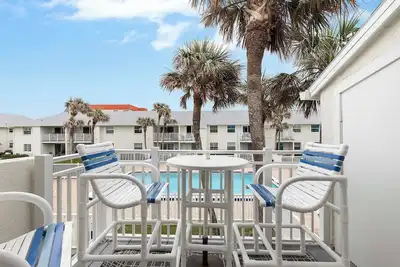 Image de Updated, Modern Coastal Condo with Dreamy Views of Pool & Beach