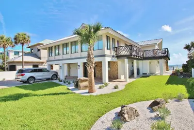 Image de Luxury, Hamptons-style Beach House on Nsb No-Drive Beach