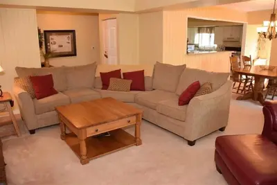 Image de Seven Springs 2 Bedroom Standard Condo with Private Deck! by RedAwning