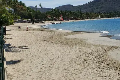 Image de El Nido, Casa 2 - Gorgeous Bay Views - Nobody Between You And The Water