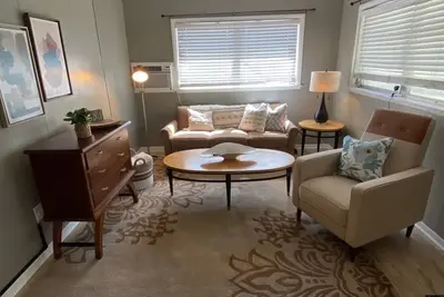 Image de Mid Century Bungalow in the heart of Lakeland. Close to Leggo Land,