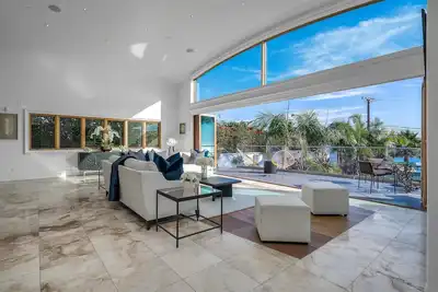 Image de Ocean View Malibu Home by Escondido Beach