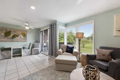 Image de Sunny 1st Floor Condo w\/ Pool: Golf, Swim & Play!