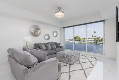 Image de 206, Water View-Clearwater Bch in 6 min, Pool/Gym