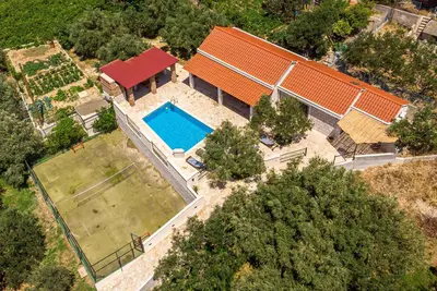 Image de Superbe maison Ă Zrnovnica