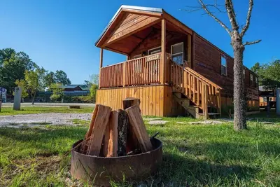 Image de Cedar: Sleeps 4, Tiny Cabin, Pets, Near Park/Lake