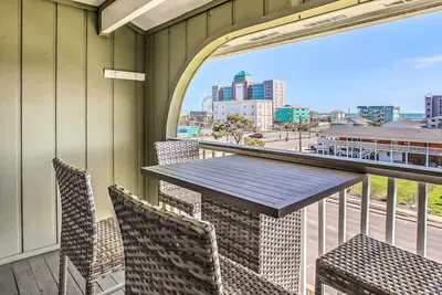 Image de Cozy Carolina Beach Condo w/ Ocean Views!