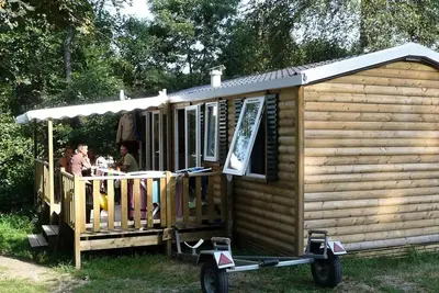 Image de Mobile Home Komfort Riviera 32m2 - 3 Schlafzimmer + halb ĂĽberdachte Terrasse 15m2 + Tv 6 Personen