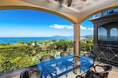 Image de Oceanview Penthouse in Heart of Tamarindo - Perfect Location & Comfort