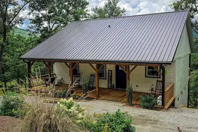 Image de Graceland Mountain Cottage | 10+ Private Acres, On-Site Trails, Hot Tub + Cold Plunge
