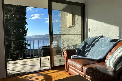 Image de Jindabyne Lake View walk to town, fireplace, 3 bed, 3 bath