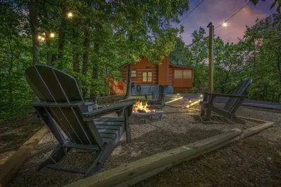 Image de Hot tub and games! Recently Renovated!