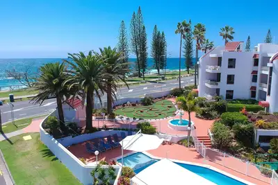 Image de 2 Bedroom Unit-Ocean View, Pool, Mini Golf & more!