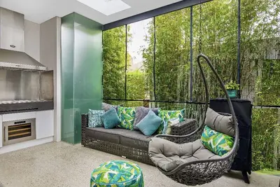 Image de A Stunning Grand Designs Australia Residence - 5 mins drive to Cbd