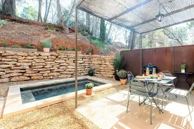 Image de Maison avec piscine chauffée à Roussillon