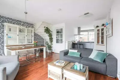 Image de Family house near Amsterdam with private parking spot