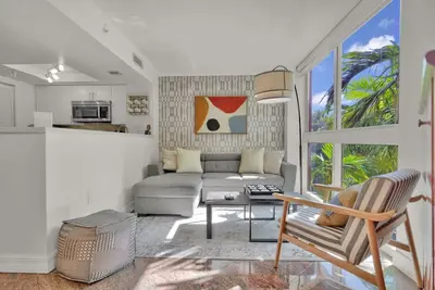 Image de Treetop Retreat! Cozy 2 bedroom in Heart of Grove