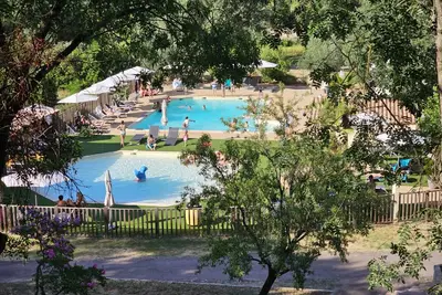 Image de Domaine de Bagard - Gîte Micocoulier  56m²  4\/9 pers Grande terrasse