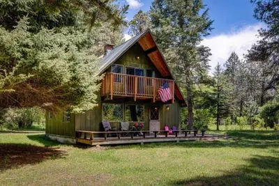 Image de Family-friendly Open & Relaxing South Fork Riverside Retreat