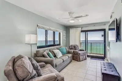Image de Salt & Serenity-Sundunes 181 Dazzling Beachfront, Bright, Fresh Condo