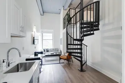 Image de Sosuite | 2br Loft w W/D, Gym, Lounge