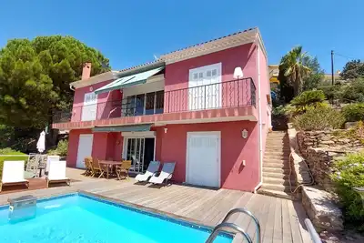 Image de Villa climatisée avec piscine splendide vue mer plage & commerces à 10mn à pieds