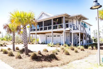 Image de Book Now for Fall! Spectacular Sunrises! Low-Speed Vehicle! Private and Community Pool!