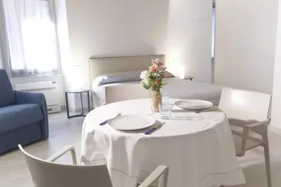 Image de Ca' Gabri & Cici, two-room apartment Jasmine, up to 5 guests, with exposed beams, in historic center