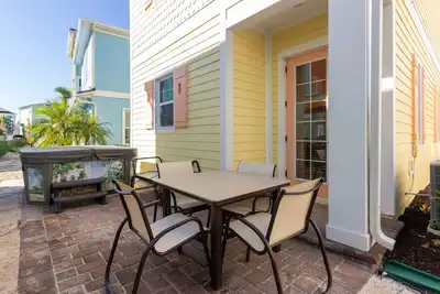 Image de Relax & Reboot - Fantastic Margaritaville Cottage w/ Private Hot Tub