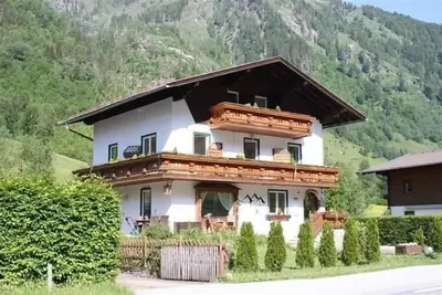 Image de Maison de vacances Fusch an der Großglocknerstraße pour 4 - 18 personnes avec 8 chambres à coucher -