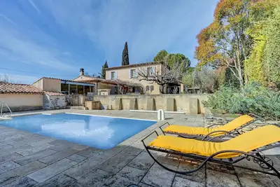 Image de La Bastide des Jourdans - Piscine et climatisation