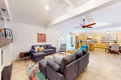 Modern home with open layout, private pool, & washer/dryer - dog friendly