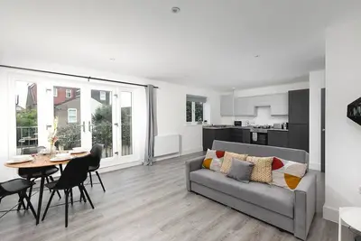 Image de Skyvillion -Vineyard Court- Enfield 1Bed w\/Balcony