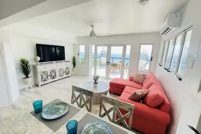Image de Escape to Paradise! Ocean View, Convenient Location, Solar/Backup Power/Wifi