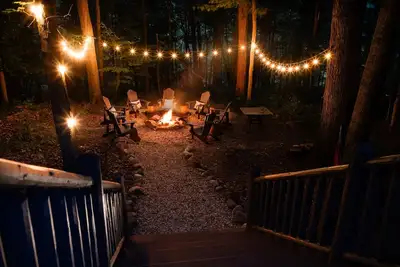 Image de Fall Log Cabin+Hiking+Fire Pit+Hot Tub