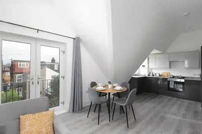 Image de Skyvillion -Vineyard Court- Enfield 1Bed w\/Balcony