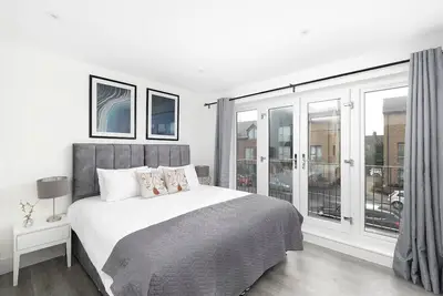 Image de Skyvillion -Vineyard Court- Enfield 1Bed w\/Balcony
