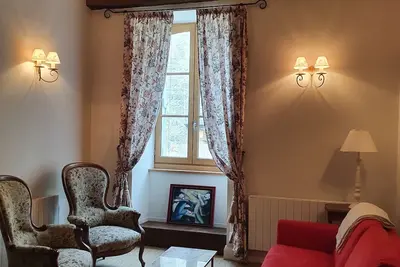 Image de Maison de village au coeur de la Bastide de Domme, avec garage