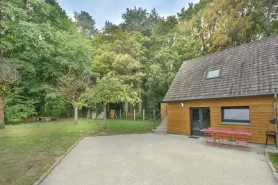 Image de Cottage 4/6 personnes avec jaccuzi, jardin et forĂŞt, Ă 5 min de la plage