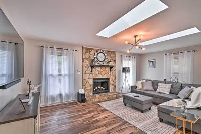 Image de Fayetteville Vacation Rental w/ Sunroom & Yard!