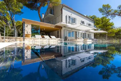 Image de Magnificent Seafront Villa | 10 Bedrooms | Pakleni View Villa | Private Infinity Pool & Amazing Sea Views | Hvar Town