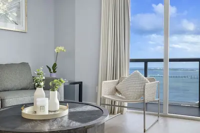 Image de Special Offer 2/1 Condo @Icon Brickell with Ocean view